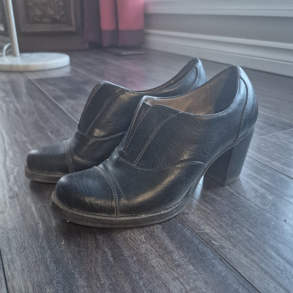 Naturalizer Black Ankle Heeled Shoes 38